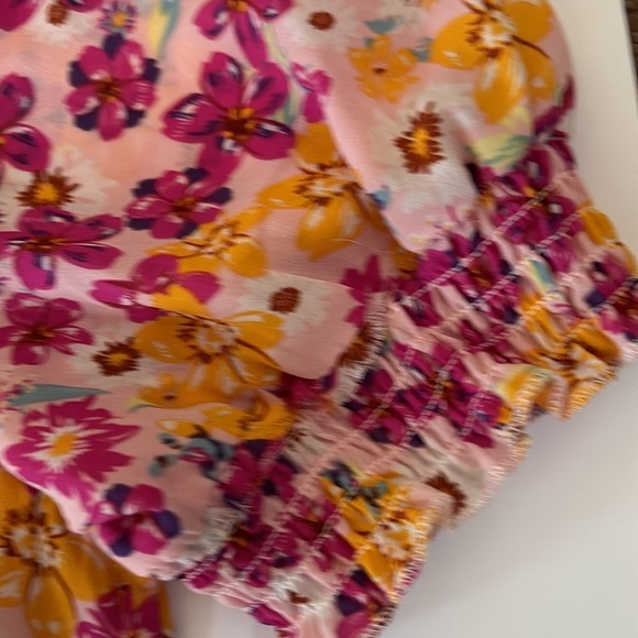 A Love Story Floral Top Size XL - Picture 5 of 10